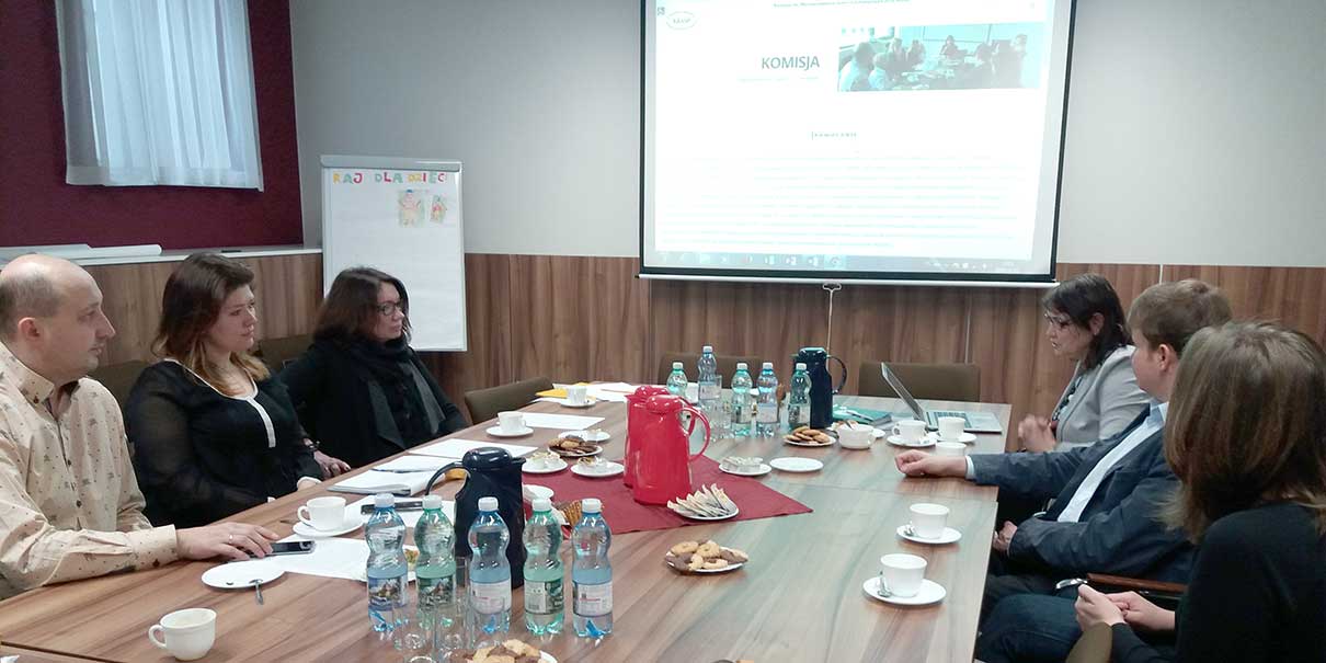 Na zdjęciu obradująca Komisja; od lewej: A. Wójtowicz, A. Wesołowska, prof. B. Gąciarz, prof. J. Filek, I. Białek, K. Duraj-Per.