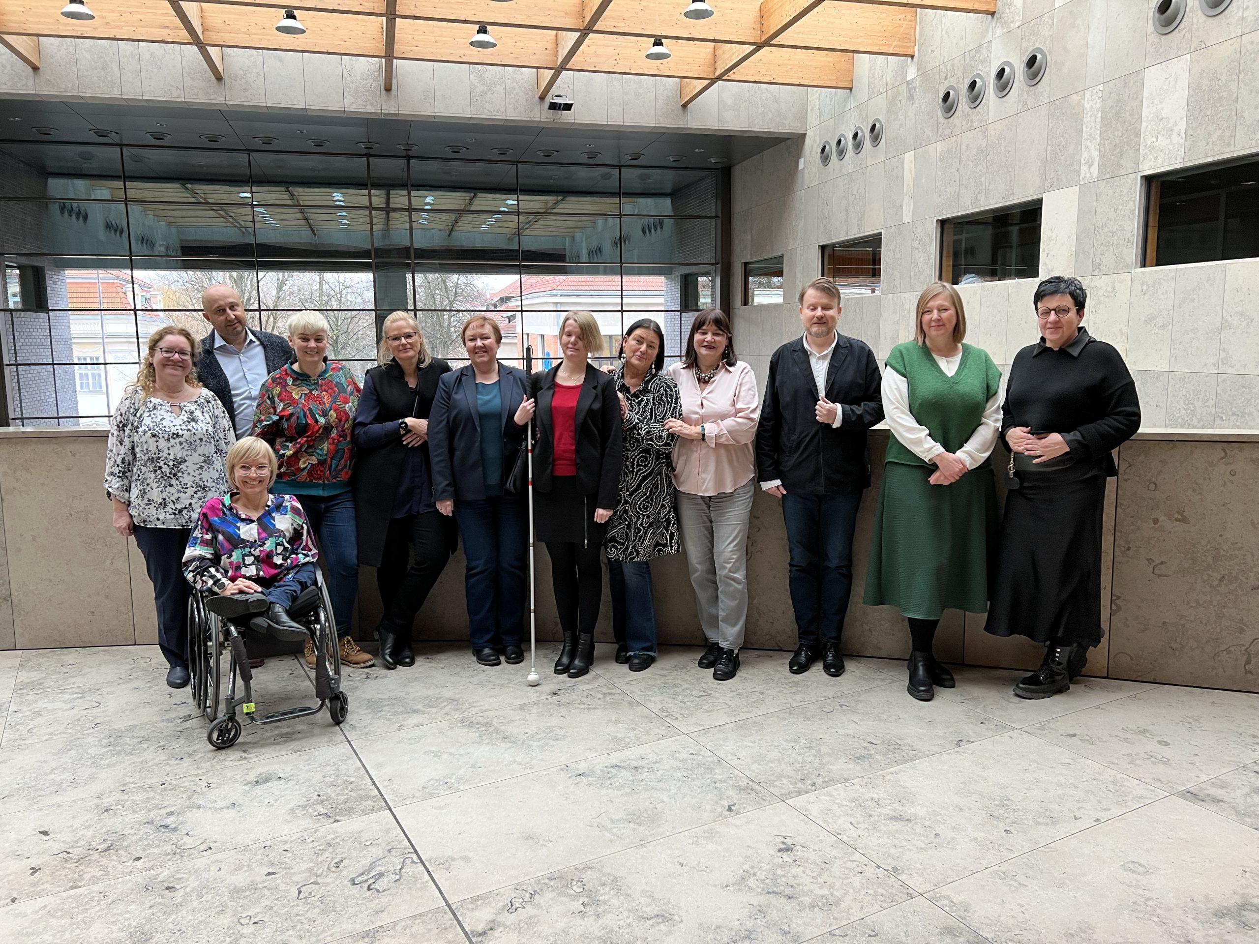 Zdjęcie grupowe Komisji ds. Wyrównywania Szans Edukacyjnych.